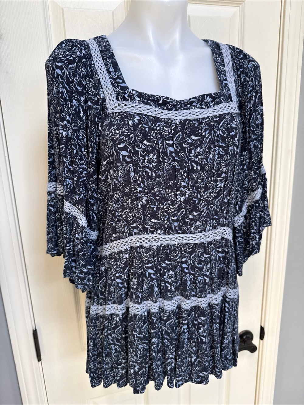 FREE PEOPLE Talk About It Tiered Babydoll Tunic Top Floral Lace Boho Flare M